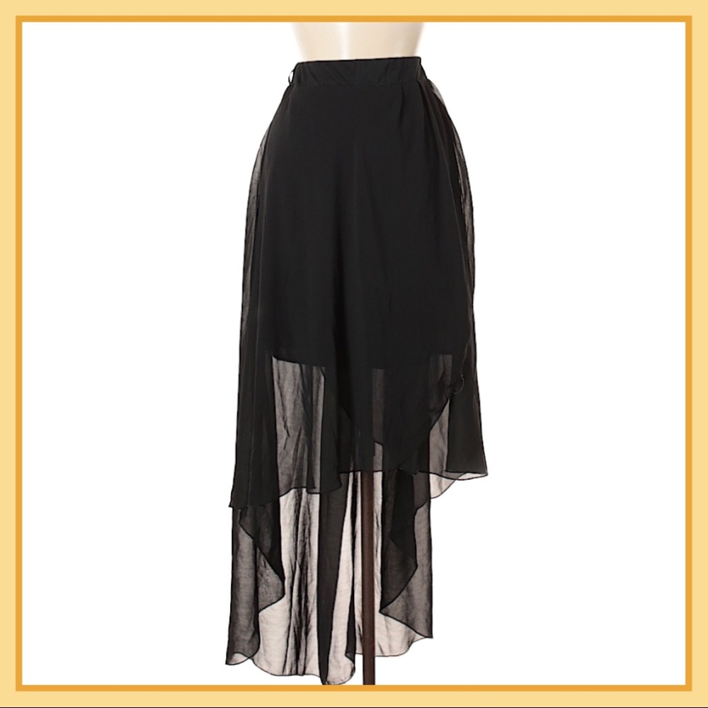 🆕 Select High-Low Black Skirt